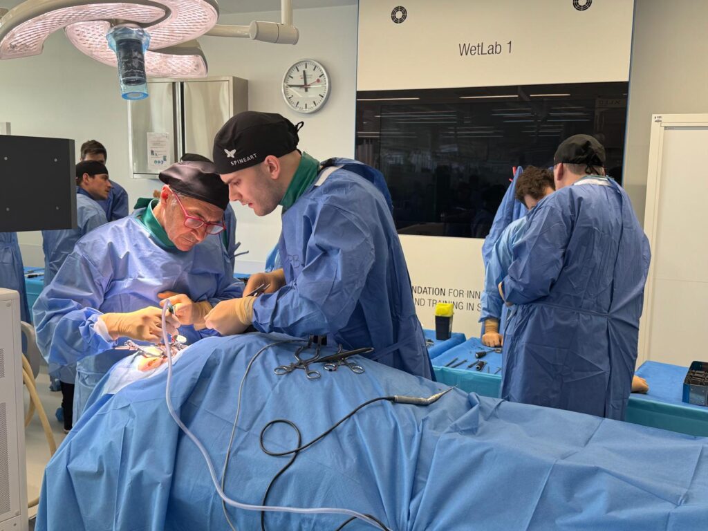 Éxito rotundo en el curso internacional "Advanced Techniques in Cervical Spine Surgery" en Ginebra whatsapp image 2w026 03 31 at 13.52.03